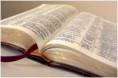 Biblia na cabeça